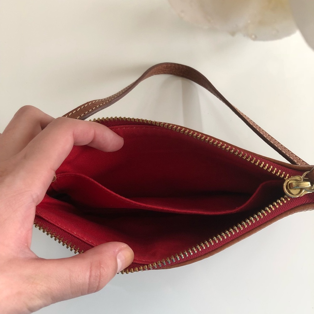 Dooney & Bourke convertible wristlet/ small purse - Picture 4 of 6